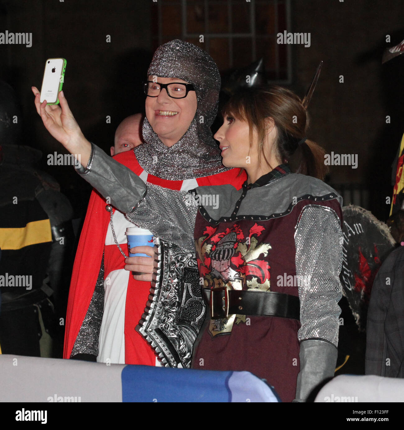 Chris Evens et Alex Jones tournage pour la BBC One Show en dehors de la BBC en 2014 Banque D'Images