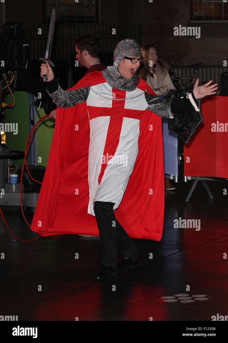 Chris Evens et Alex Jones tournage pour la BBC One Show en dehors de la BBC en 2014 Banque D'Images