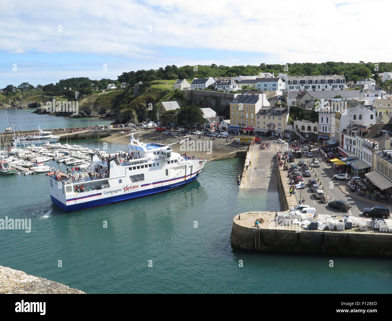 Belle-Íle-en-Mer : ferry inter-îles au Palais d'waterfront Banque D'Images