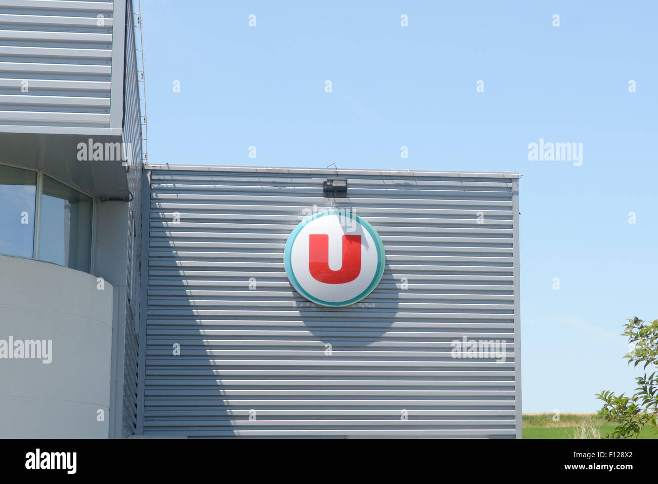 Super U Supermarché de Mirambeau, Charnetes region, France Banque D'Images