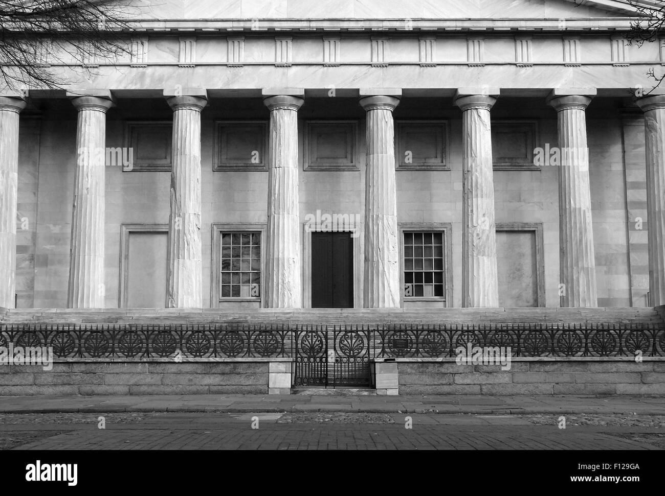 Le deuxième bâtiment historique de la Banque nationale au moment de l'indépendance, Parc National en noir et blanc. Banque D'Images