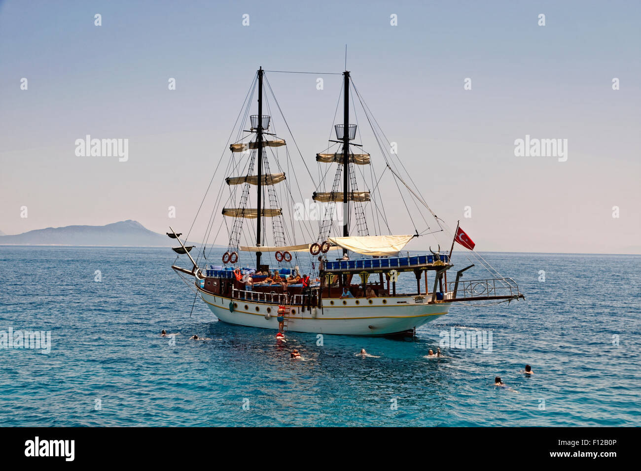 Gulet croisière touristique bateau au mouillage près de Bodrum en Turquie. Banque D'Images