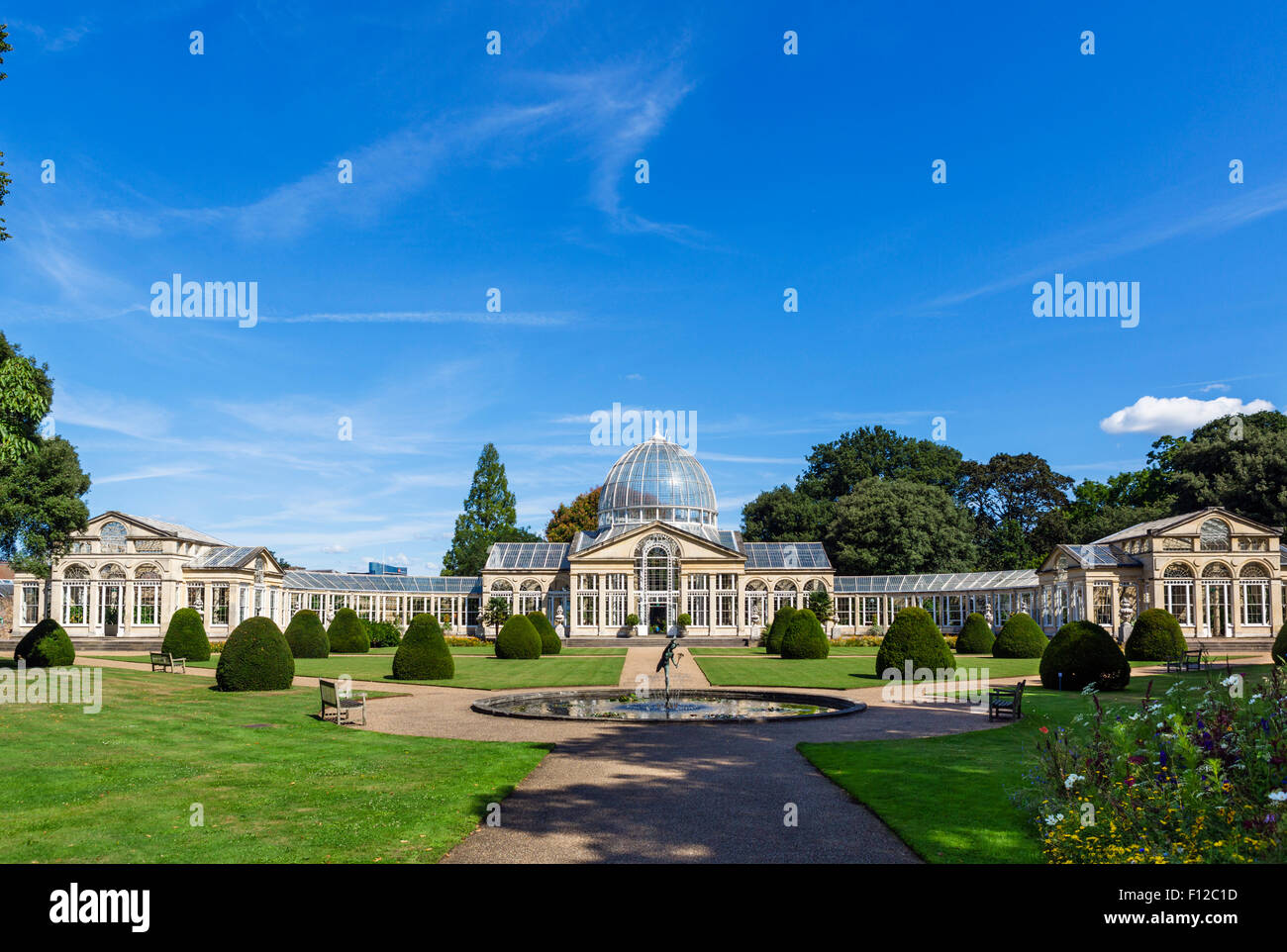 La grande véranda dans les jardins de Syon House, Syon Park, West London, England, UK Banque D'Images