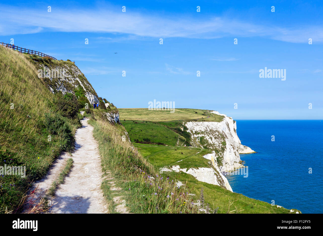 Clifftop chemin au White Cliffs, Dover, Kent, England, UK Banque D'Images