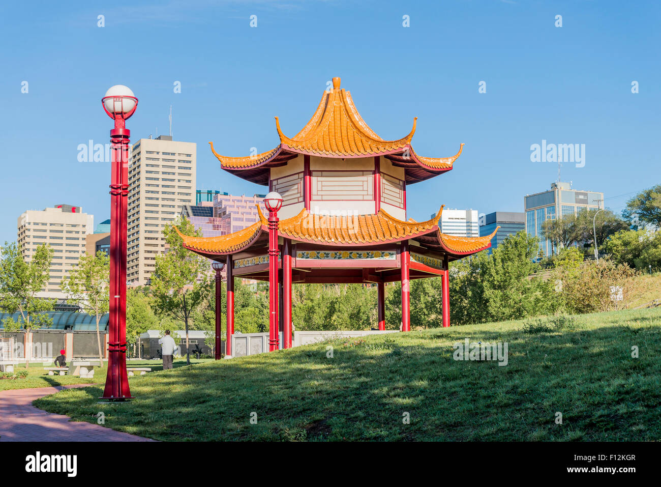Jardin chinois, pagode, Louise McKinney Riverfront Park, Edmonton, Alberta, Canada Banque D'Images