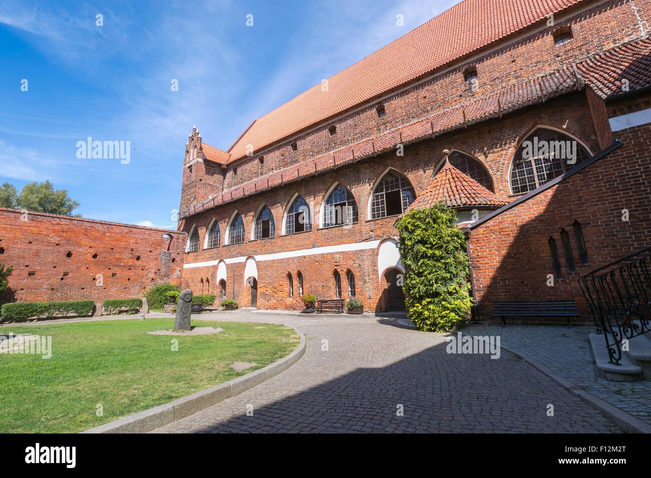 OLSZTYN, Pologne - 21 août 2015 : vieux château teutonique à Olsztyn (gothique château des Croisés), attraction touristique de l'est de Polan Banque D'Images