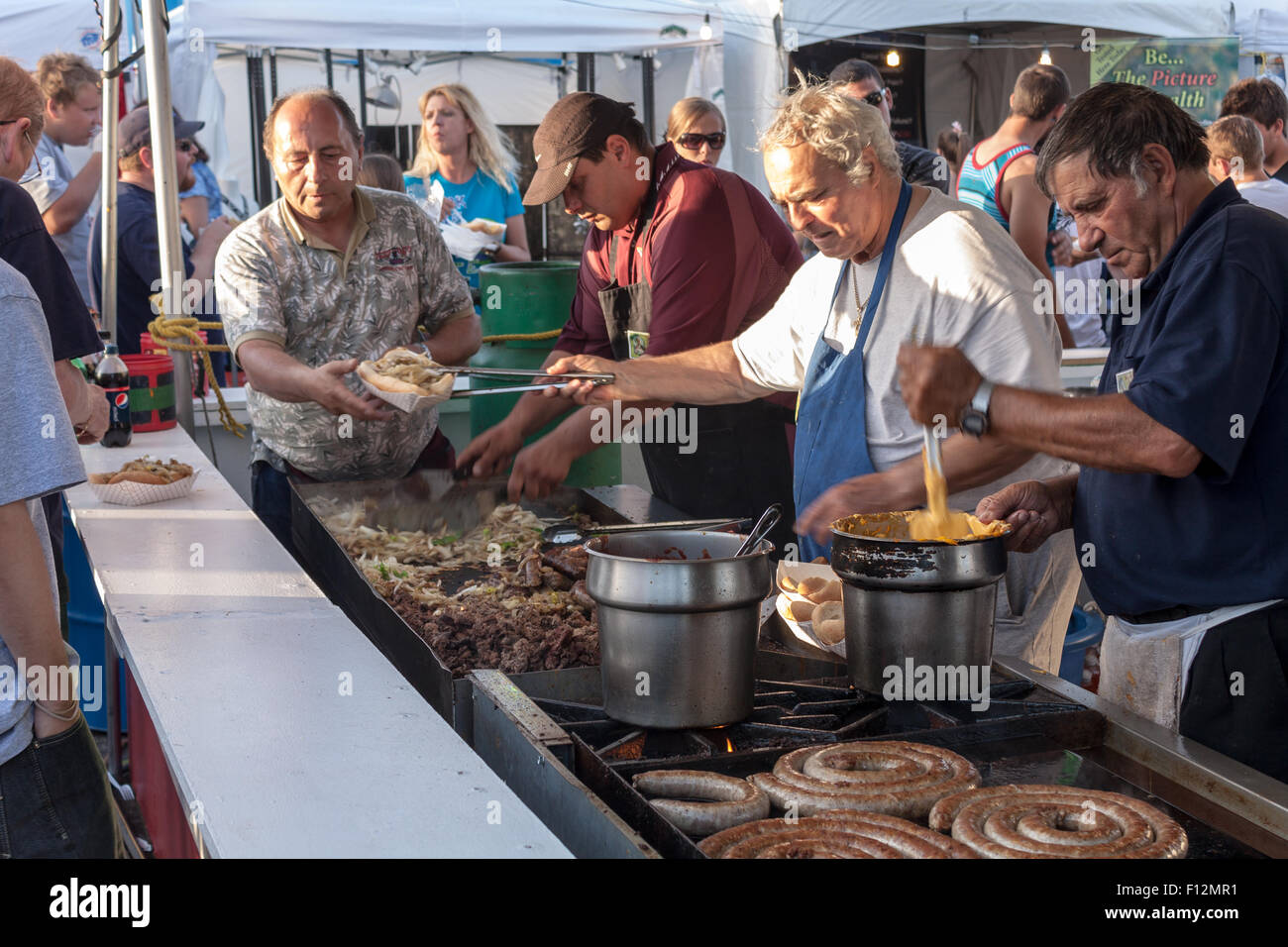 Fournisseurs de préparer des aliments au Festival de San Gennaro Banque D'Images