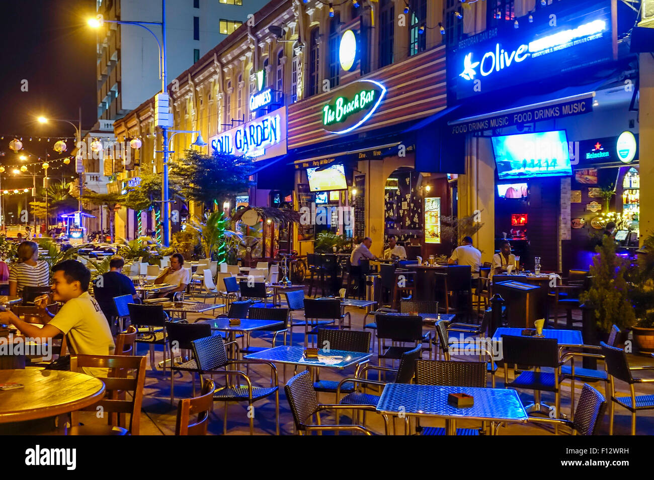 Café de la rue la nuit à Penang, Malaisie Banque D'Images