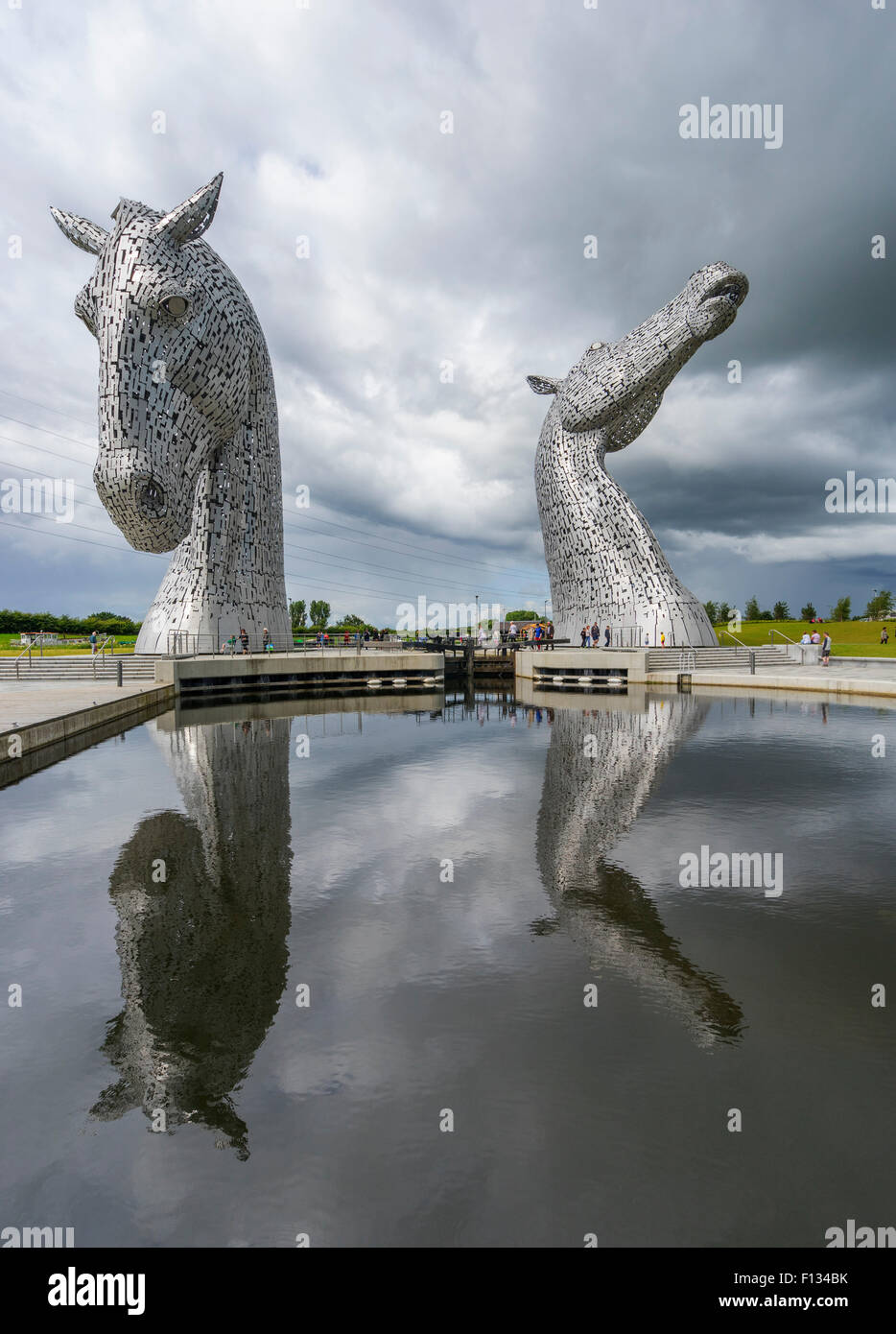 Les Kelpies sculpture de deux chevaux à l'entrée de la Forth et Clyde Canal à l'Hélix Park près de Falkirk, Ecosse Banque D'Images