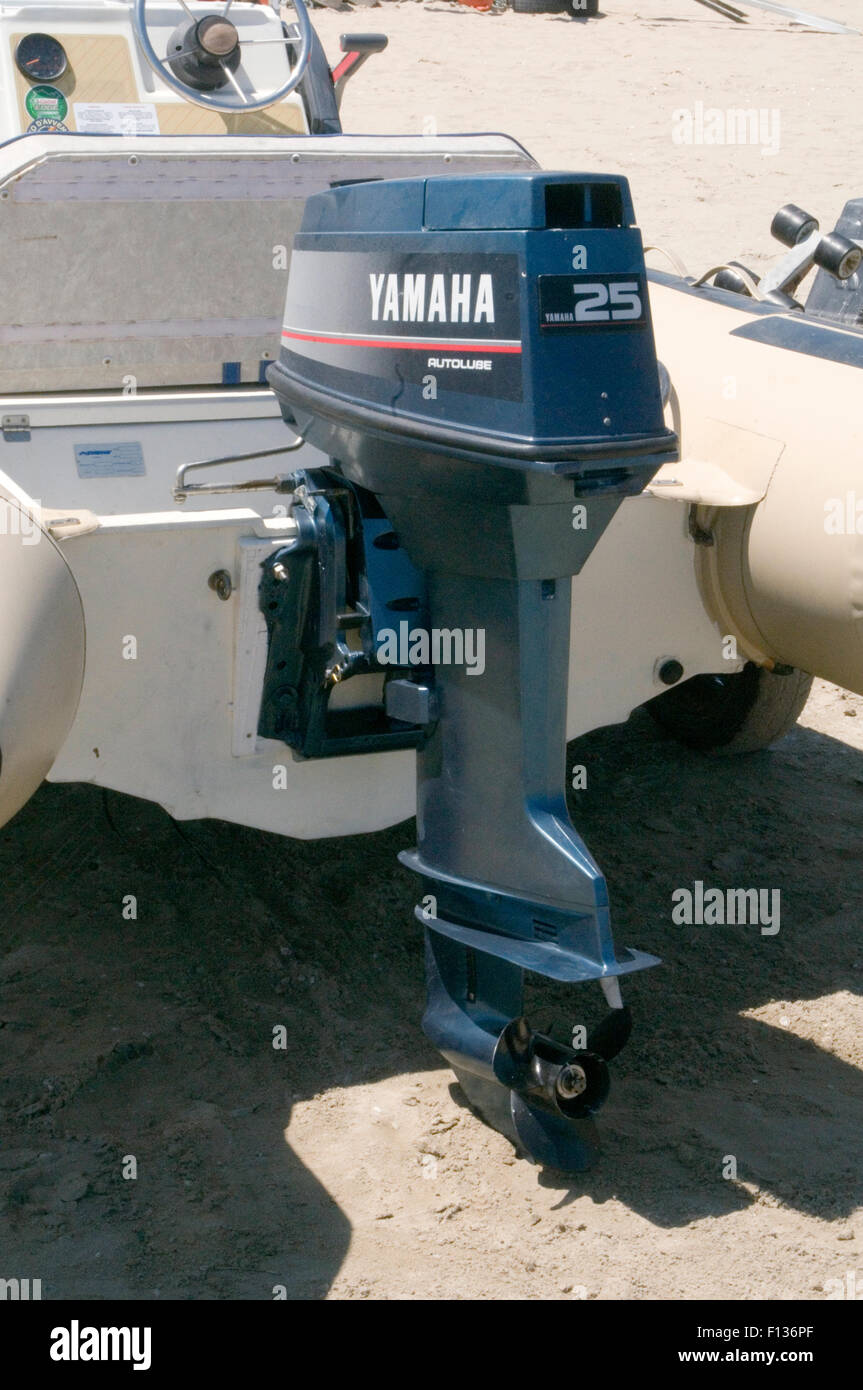 Yamaha outboard motor Banque de photographies et d'images à haute  résolution - Alamy