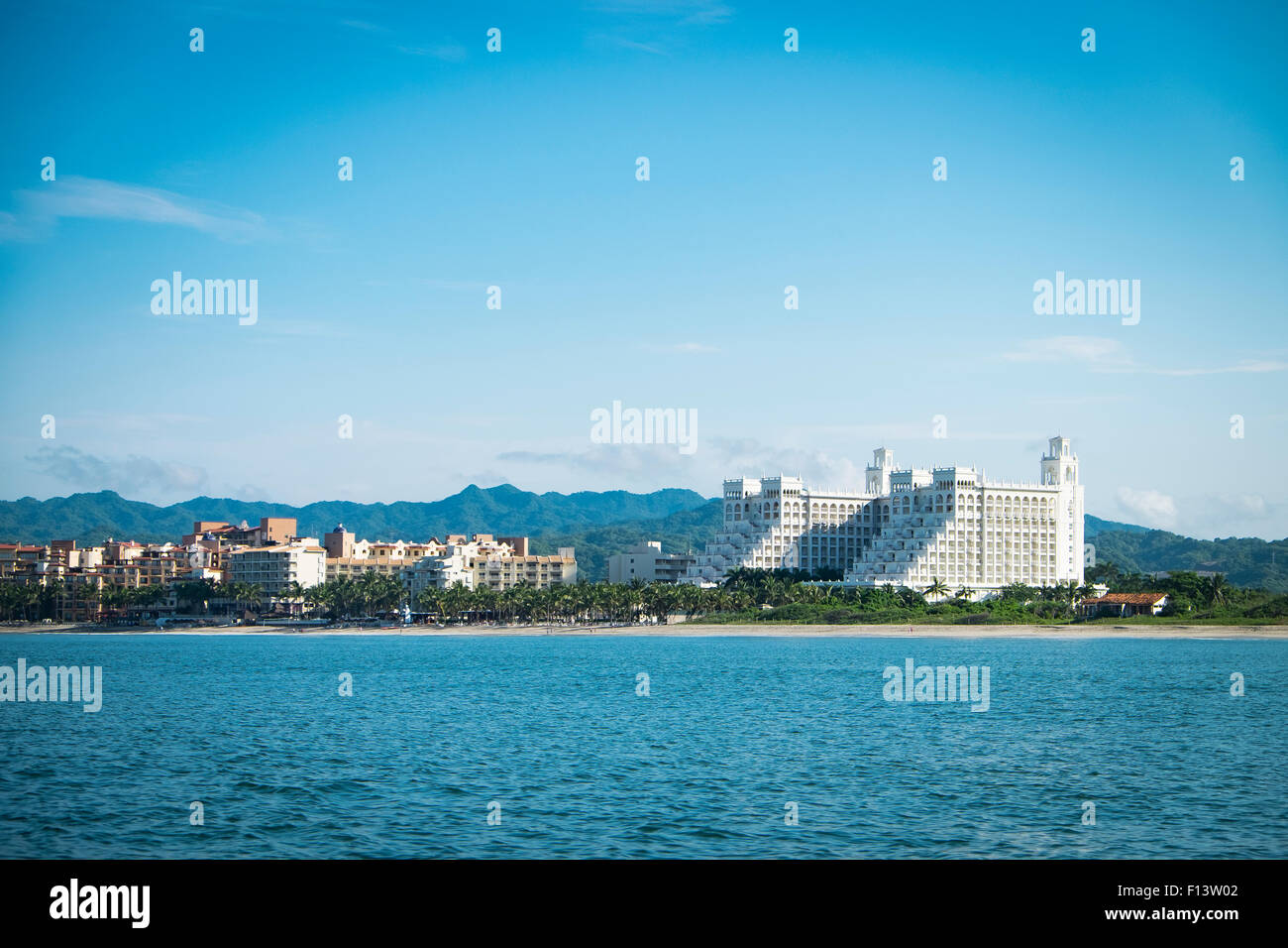 Hôtel et condos à Baie de Banderas sur la côte, la Riviera Nayarit, Nuevo Vallarta, Mexique Banque D'Images