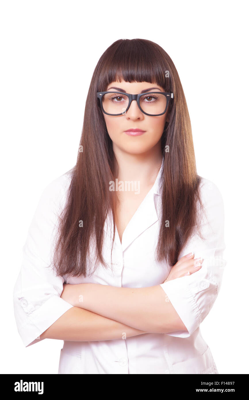 Femme en blouse blanche et lunettes, isolé sur fond blanc Banque D'Images