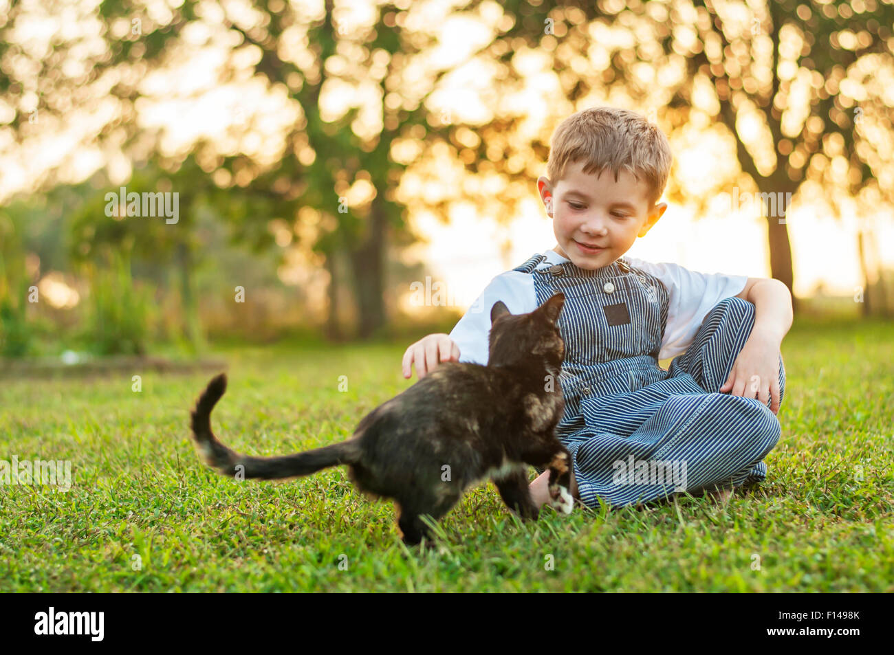 Garçon enfant cat pour enfants Banque D'Images