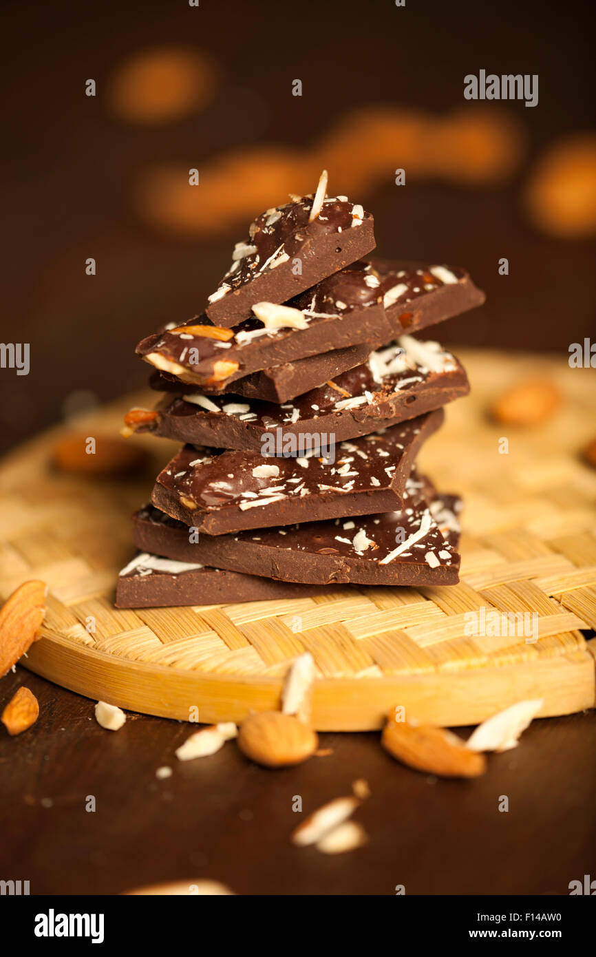 Lait aux amandes chocolat candy bar Banque D'Images