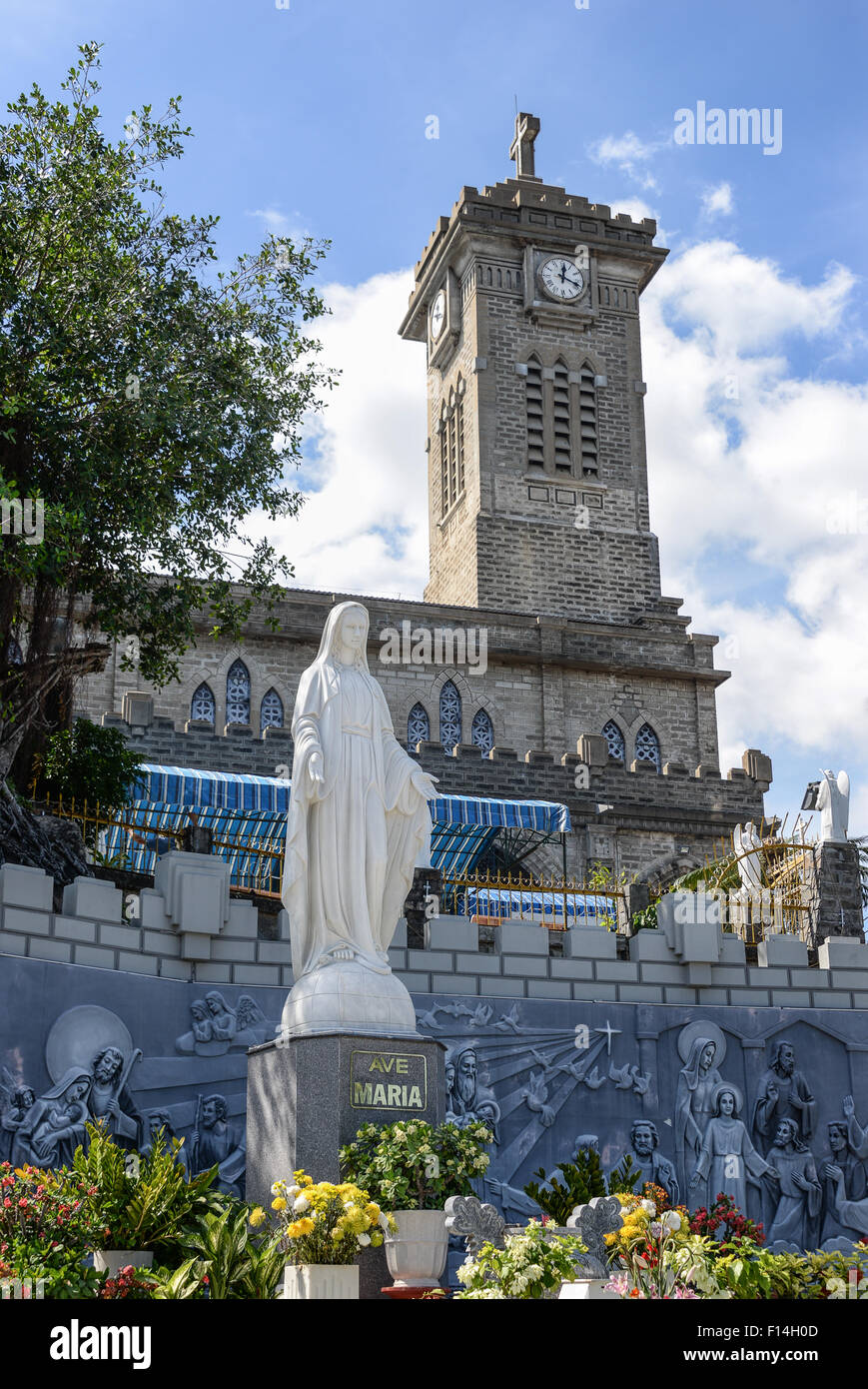 Vierge Marie Statue près de la cathédrale de Nha Trang. Vietnam Banque D'Images