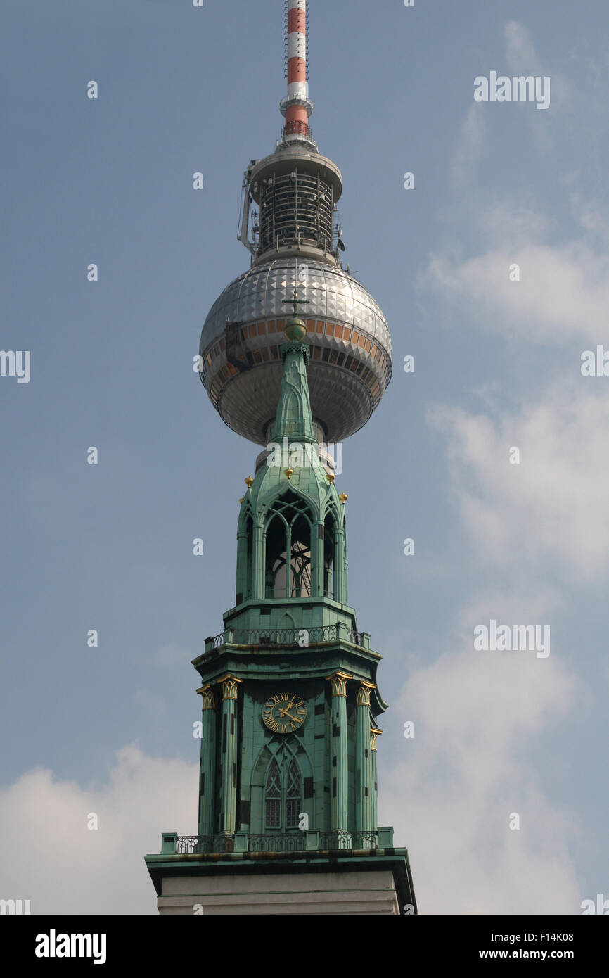La TOUR FERNSEHTURM BERLIN RDA DDR TV Banque D'Images