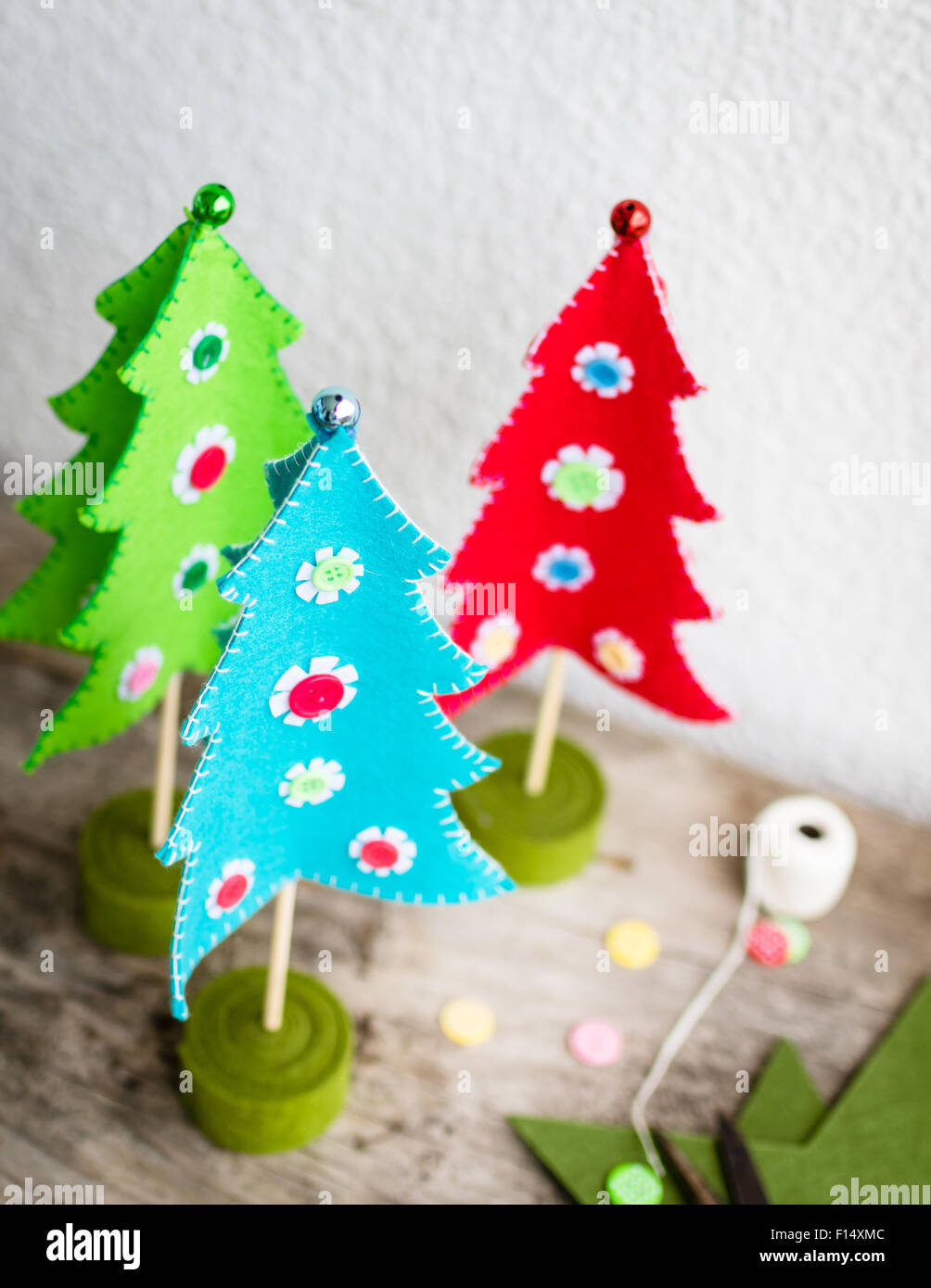 Les arbres de Noël, colorée à la main, selective focus Banque D'Images