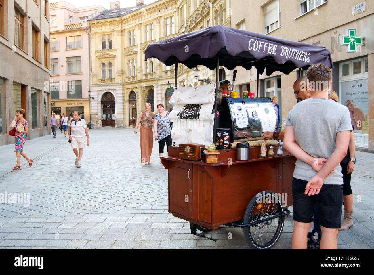 Coffee street vendor Banque de photographies et d'images à haute résolution  - Alamy