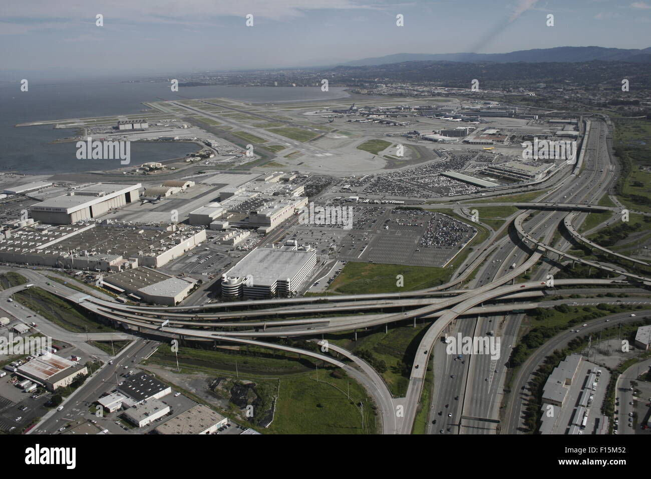 L'Aéroport International de San Francisco depuis un hélicoptère Banque D'Images