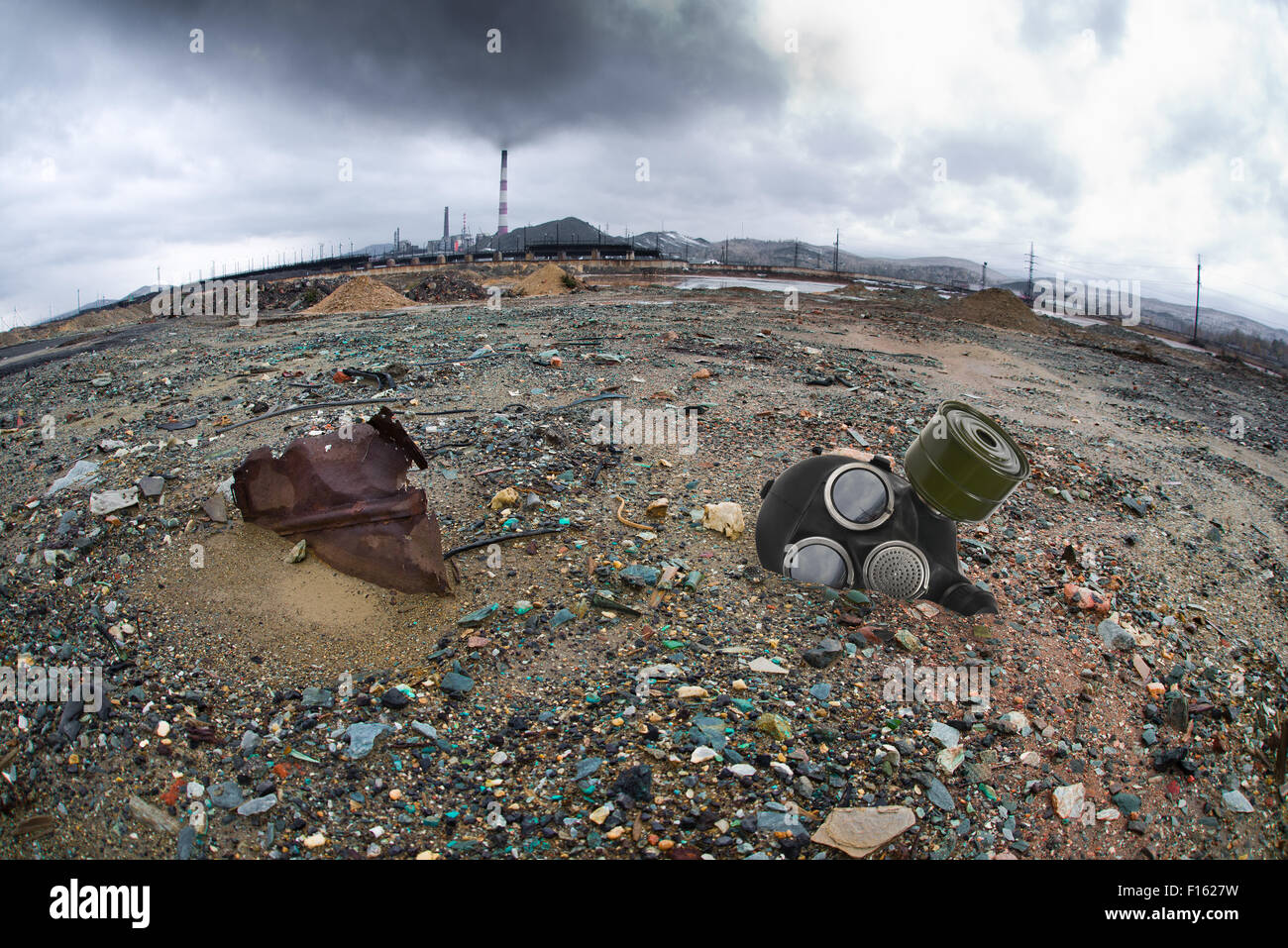 La pollution du paysage de l'environnement de l'émission d'installations industrielles, Karabash ville ; la Russie Banque D'Images