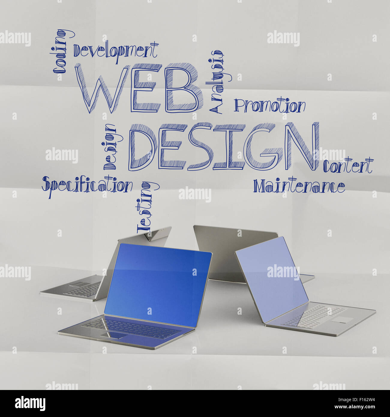 Ordinateur portable avec hand drawn web design icônes comme concept Banque D'Images