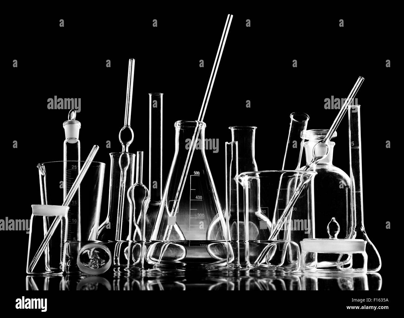Laboratoire de l'objet groupe verrerie limpide, noir et blanc photo horizontale Banque D'Images