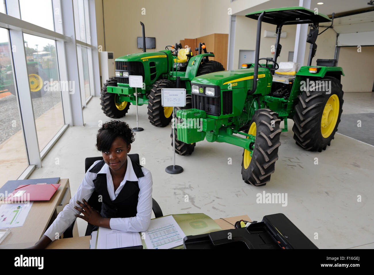 L'ANGOLA machines agricoles John Deere distributeur et service, société LonAgro à Estrada de Catete Banque D'Images