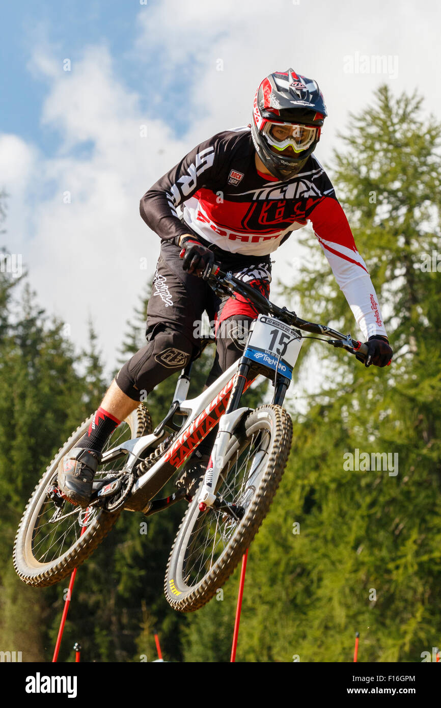 Val di Sole, Italie - 22 août 2015 : Sram/tld Racing Team, Rider Shaw Luca en action pendant la descente finale élite mens à l'UCI Coupe du Monde Vtt à Val di Sole, Trento, Italie Banque D'Images