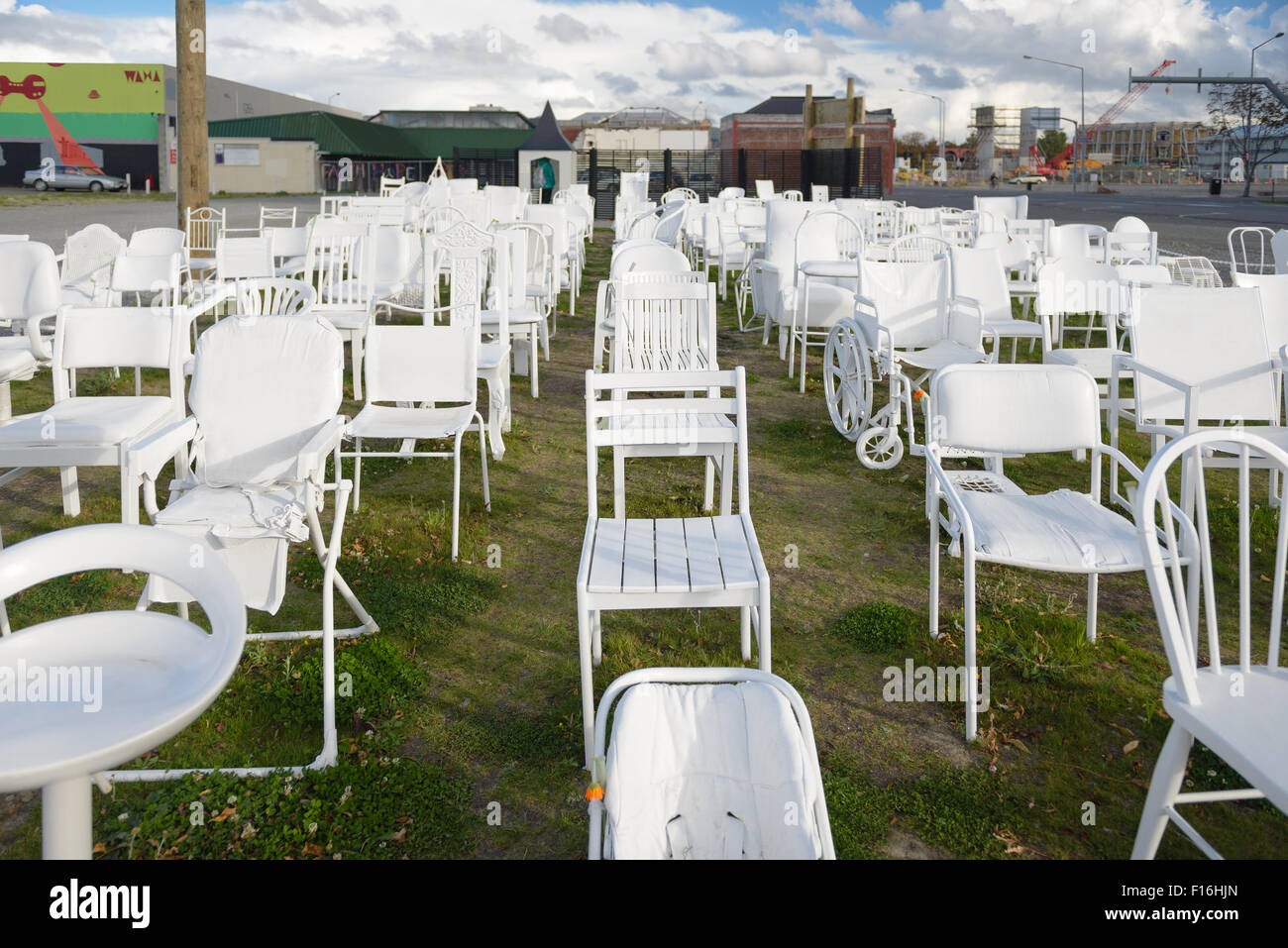 185 chaises vides pour Christchurch memorial tremblement Banque D'Images