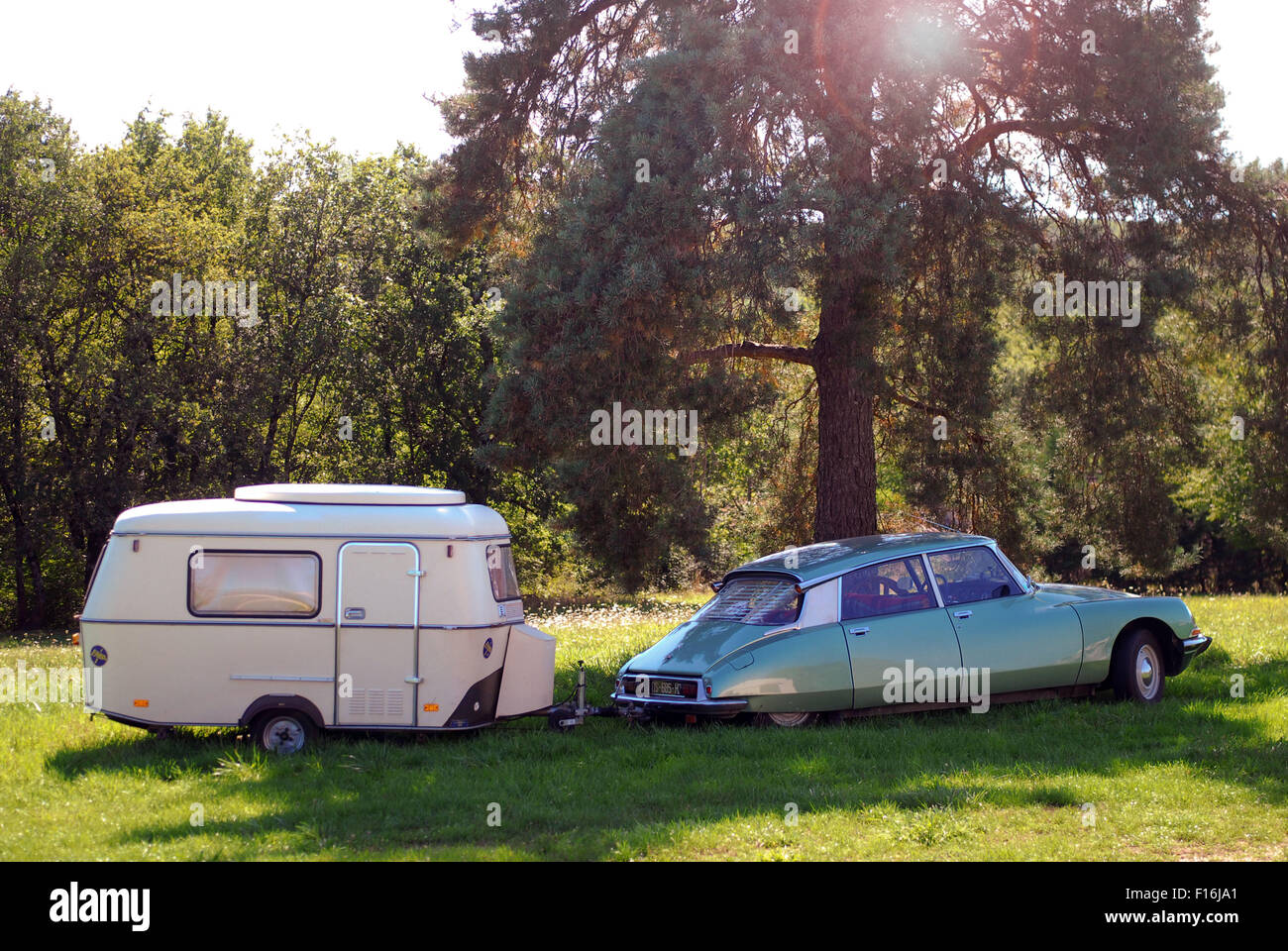 Citroën DS et caravane Banque D'Images