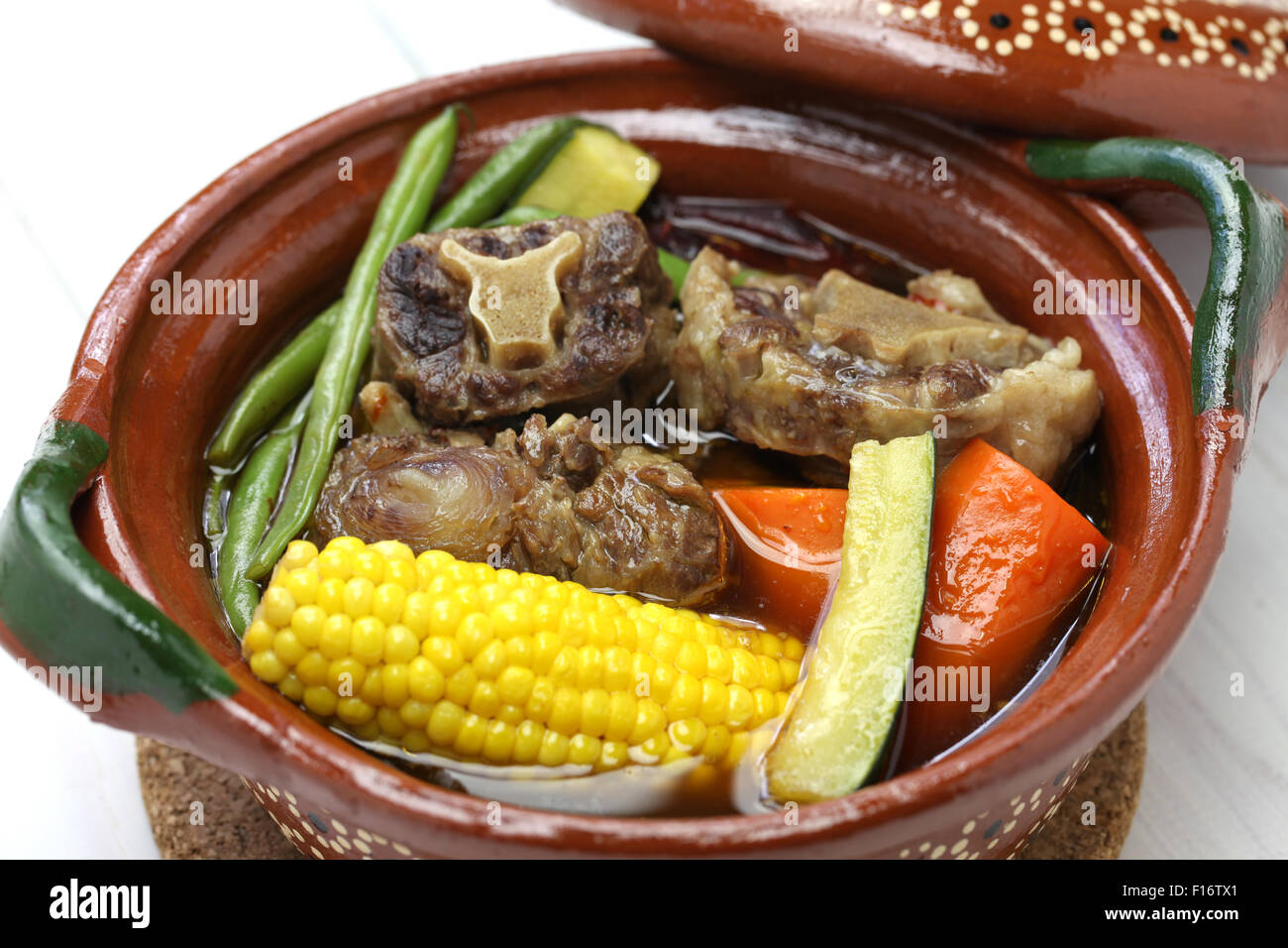 Mole de olla, mexicains et boeuf épicé Ragoût aux légumes Banque D'Images