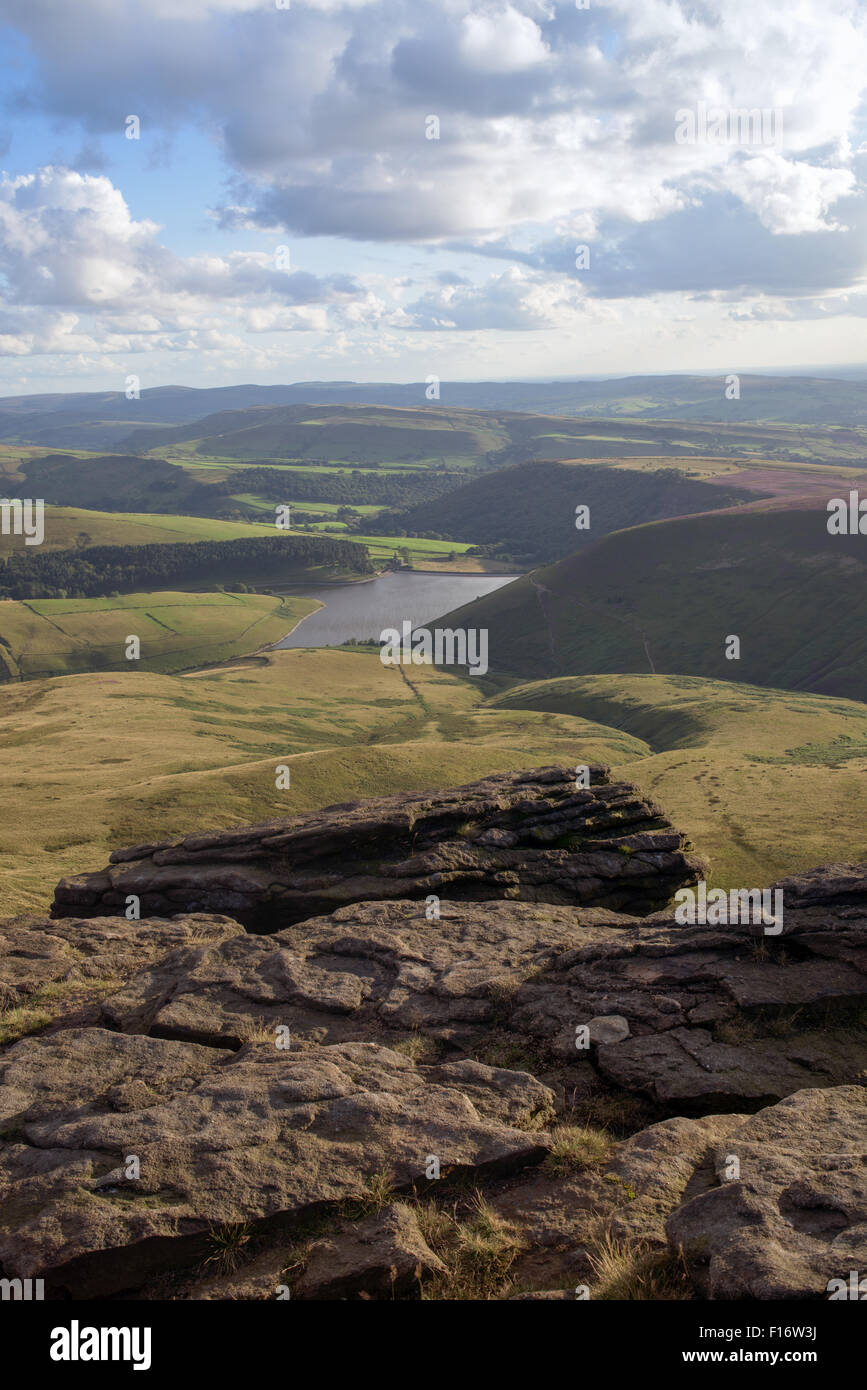 Pennine Way et Kinder Scout High Peak Derbyshire. Réservoir Scout Kinder Banque D'Images