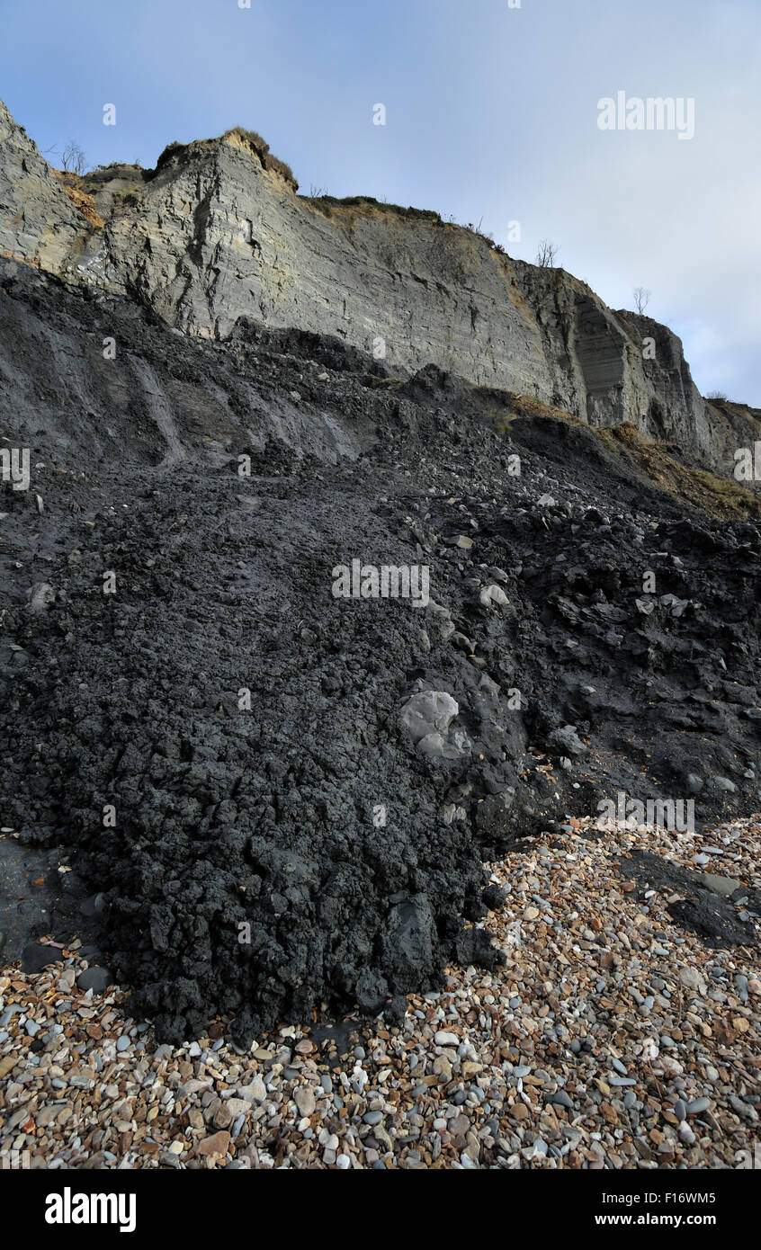 Black Ven glissement de terrain sur plage entre Lyme Regis et Charmouth le long de la Côte Jurassique, Dorset, dans le sud de l'Angleterre, Royaume-Uni Banque D'Images