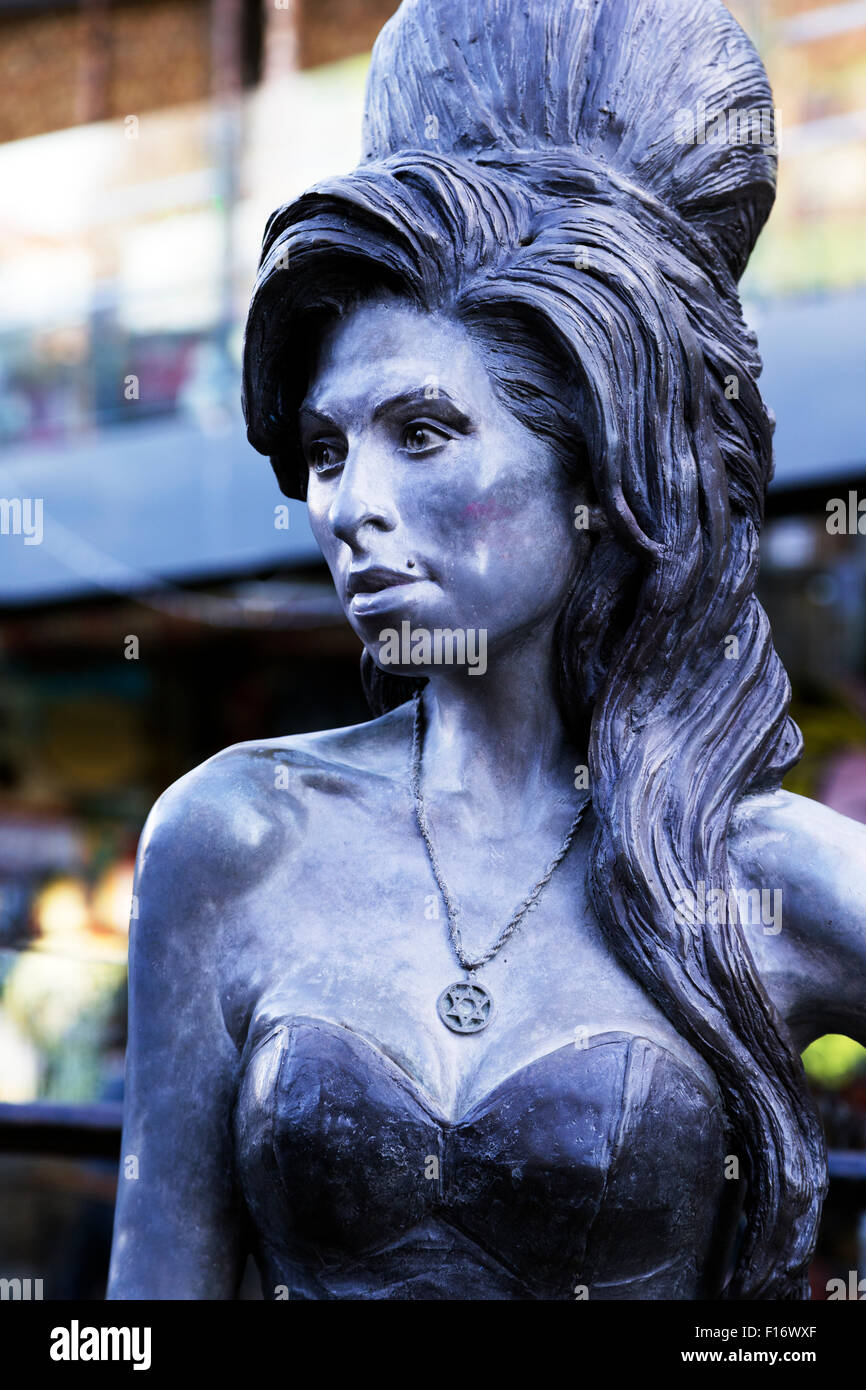 Statue de chanteuse, Amy Winehouse ; Marché de Camden Londres ; Angleterre ; UK Banque D'Images