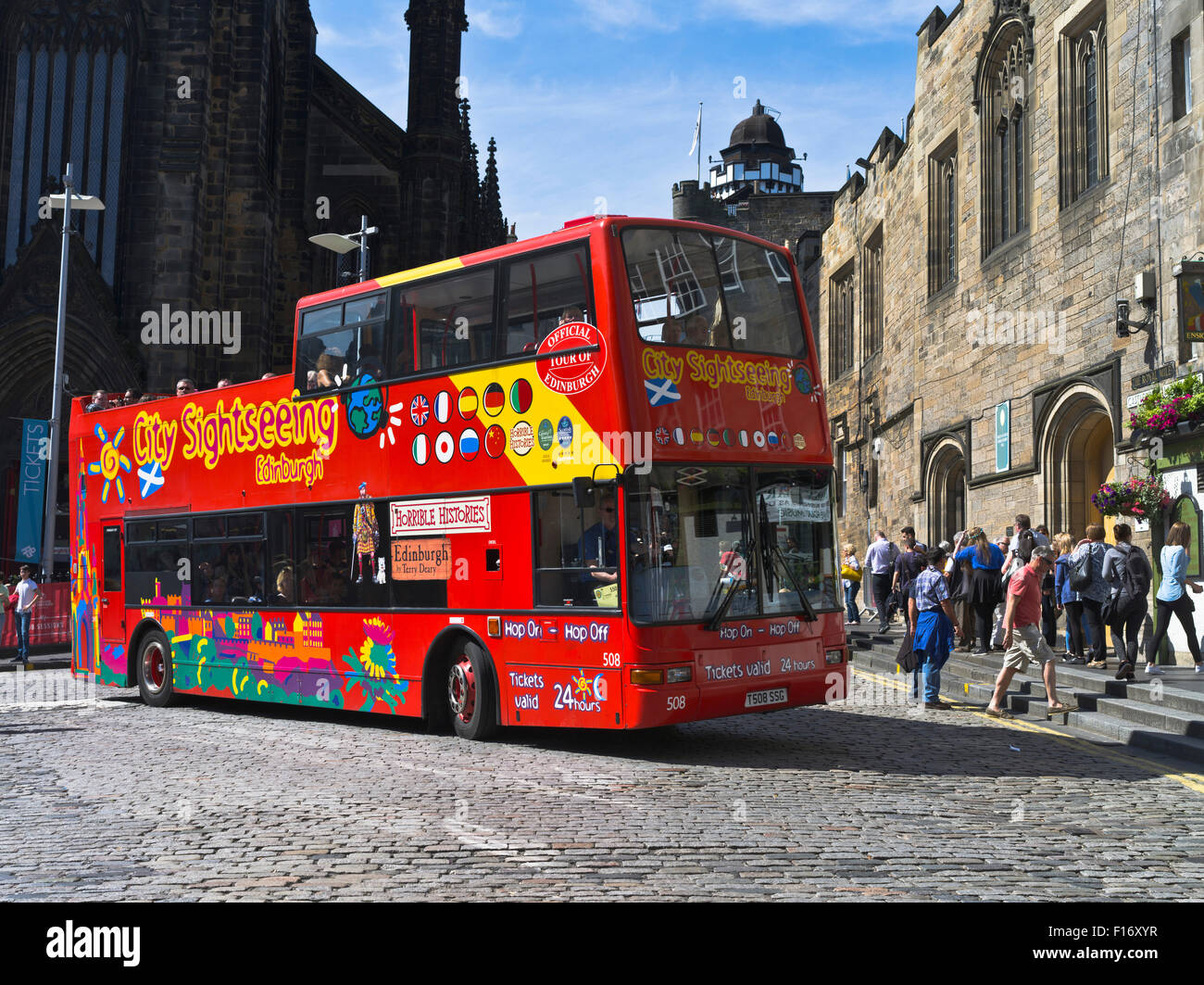 dh Lawnmarket THE ROYAL MILE EDINBURGH City Sightseeing Edinburgh bus