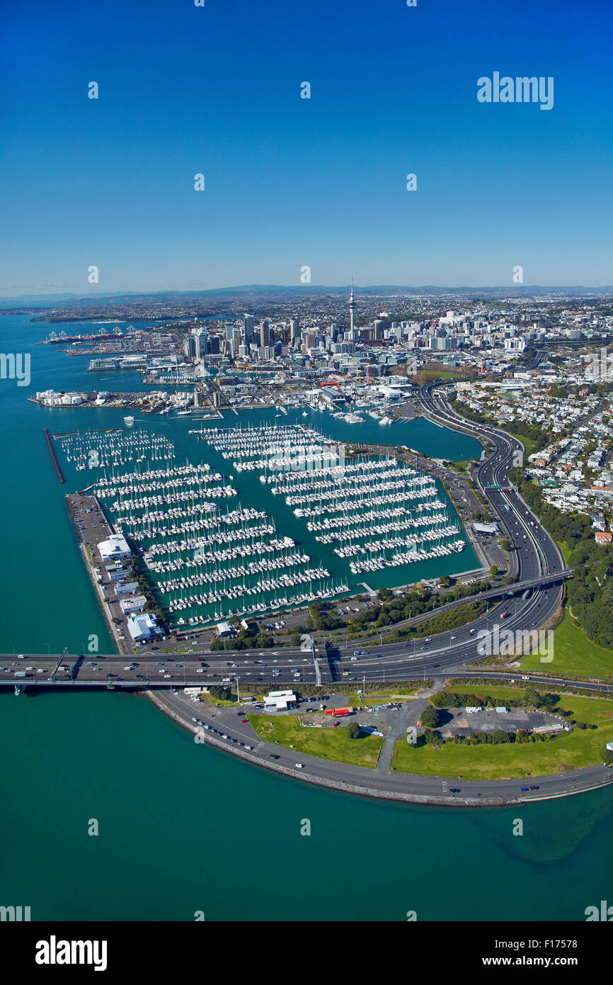Westhaven Marina et CBD, Auckland, île du Nord, Nouvelle-Zélande - vue aérienne Banque D'Images