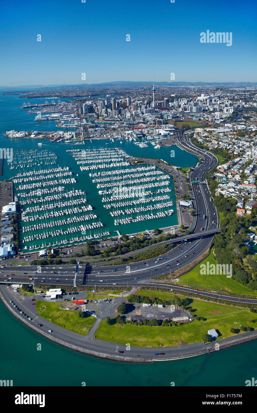 Westhaven Marina et CBD, Auckland, île du Nord, Nouvelle-Zélande - vue aérienne Banque D'Images