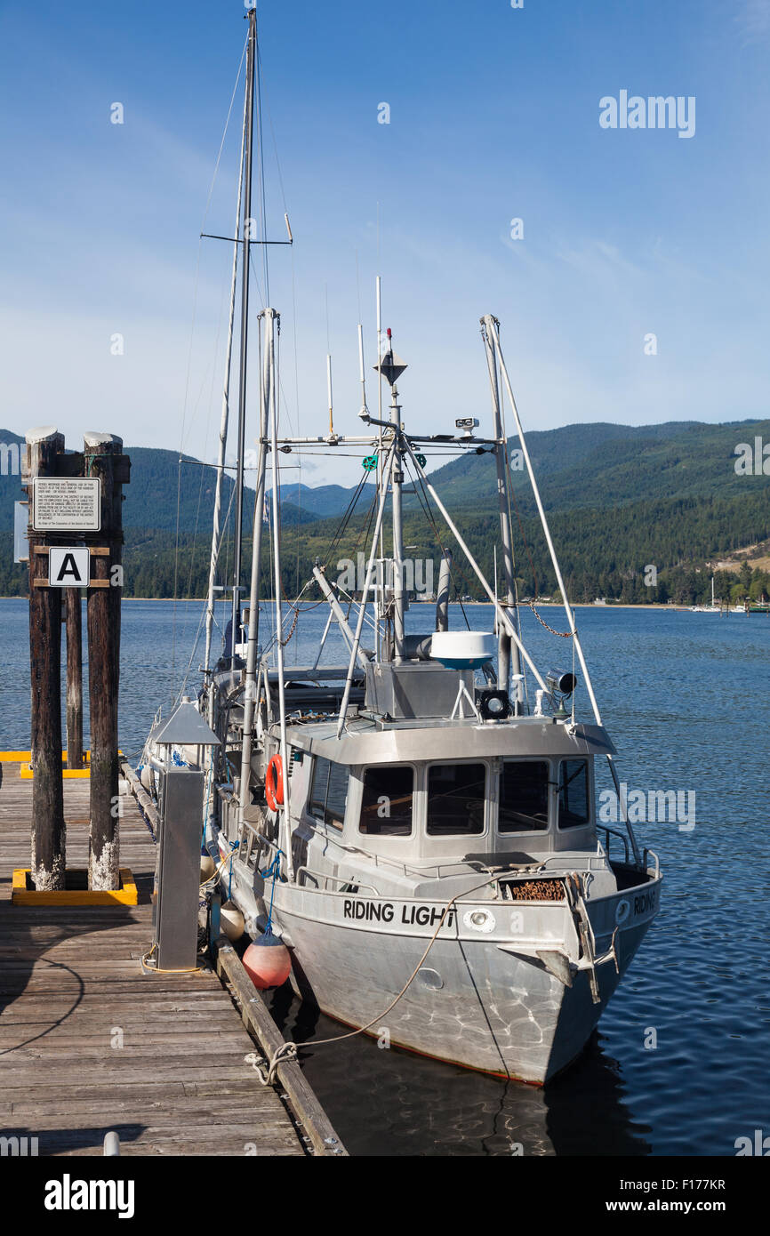 Bateau de pêche commercial attaché à Sechelt, sur la Sunshine Coast, en Colombie-Britannique Banque D'Images