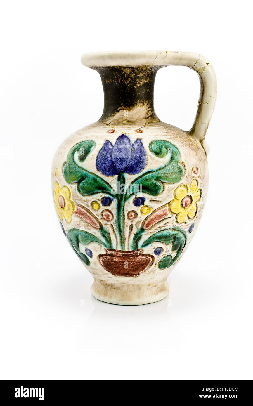 Ancien Vase isolé sur fond blanc Banque D'Images