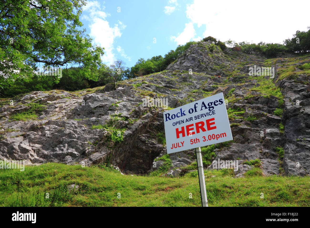 Un "Rock of Ages" de l'annonce d'un service en plein air. Banque D'Images