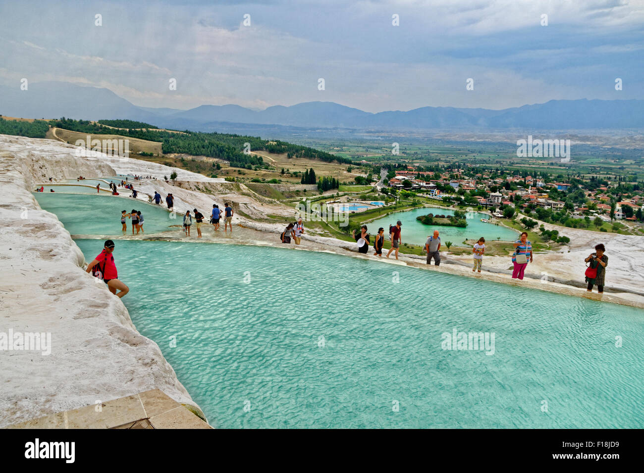 Travertin piscines près de Pamukkale Pamukkale, Turquie Banque D'Images