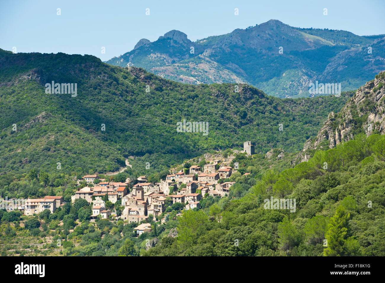 Orb, vallée de l'Orb, près de Vieussan, Hérault, Languedoc Roussillon, France Banque D'Images Orb, vallée de l'Orb, près de Vieussan, Hérault, Languedoc Roussillon, France Banque D'Images