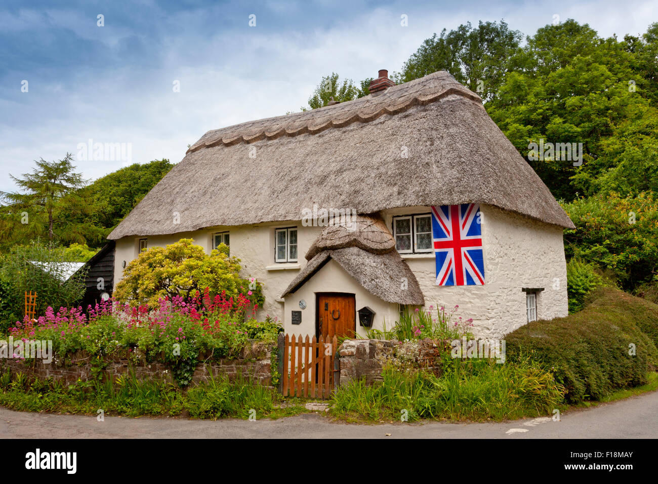 Une chaumière à Lymebridge patriotique, près de Hartland, North Devon, England, UK Banque D'Images