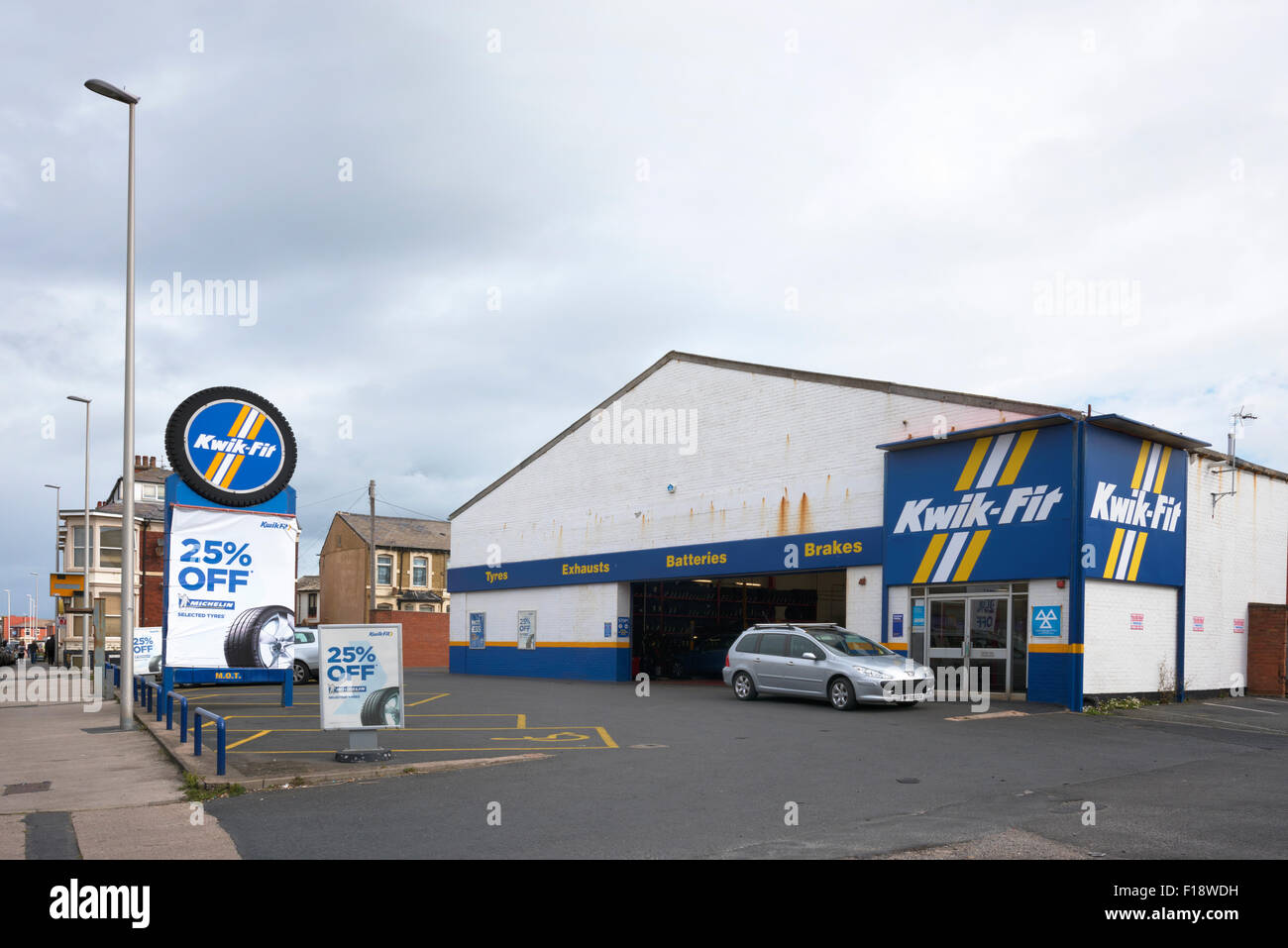Succursale de kwik fit à Blackpool, Lancashire Banque D'Images
