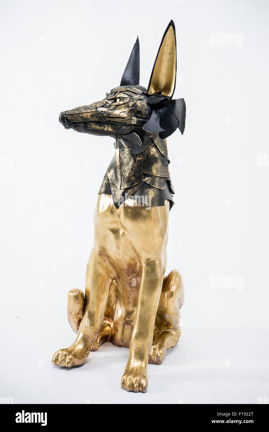 Masque, sculpture du dieu égyptien Anubis, figure l'or et noir jackal Banque D'Images