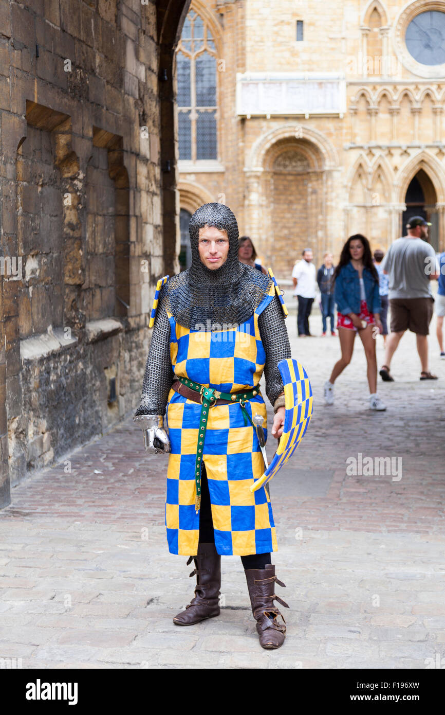 Garde côtière canadienne garde chain mail fonction shield Angleterre Victorienne soldat UK English vêtements habillés de bataille Banque D'Images