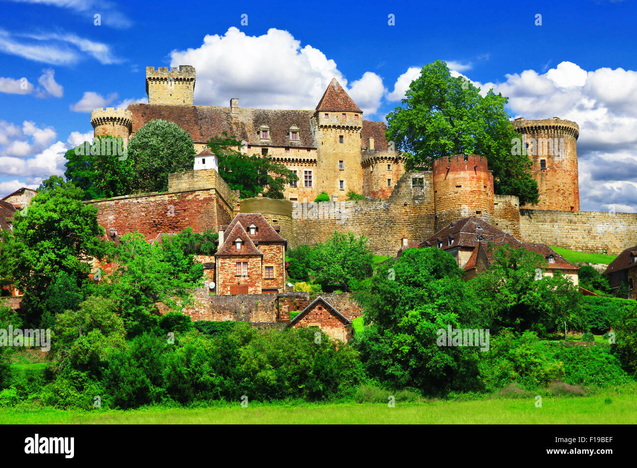 Impressionnant château médiéval de Castelnau en France (Prudhomat, département du Lot), France. Banque D'Images