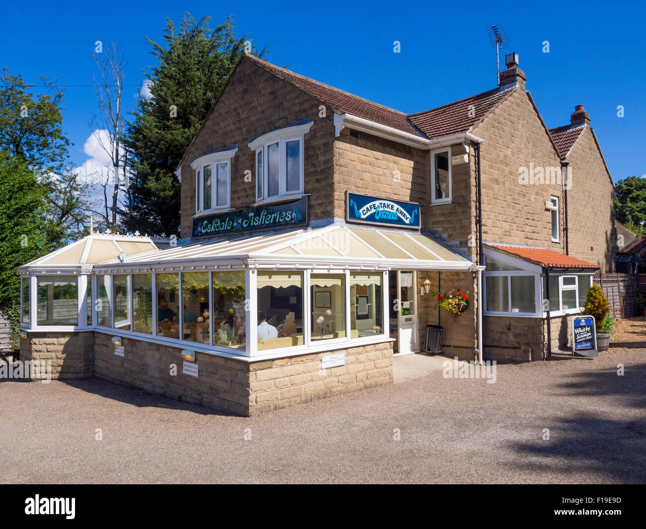 Les poissons et les pêches Eskdale Chip shop et restaurant à tours près de Whitby, North Yorkshire Angleterre Banque D'Images