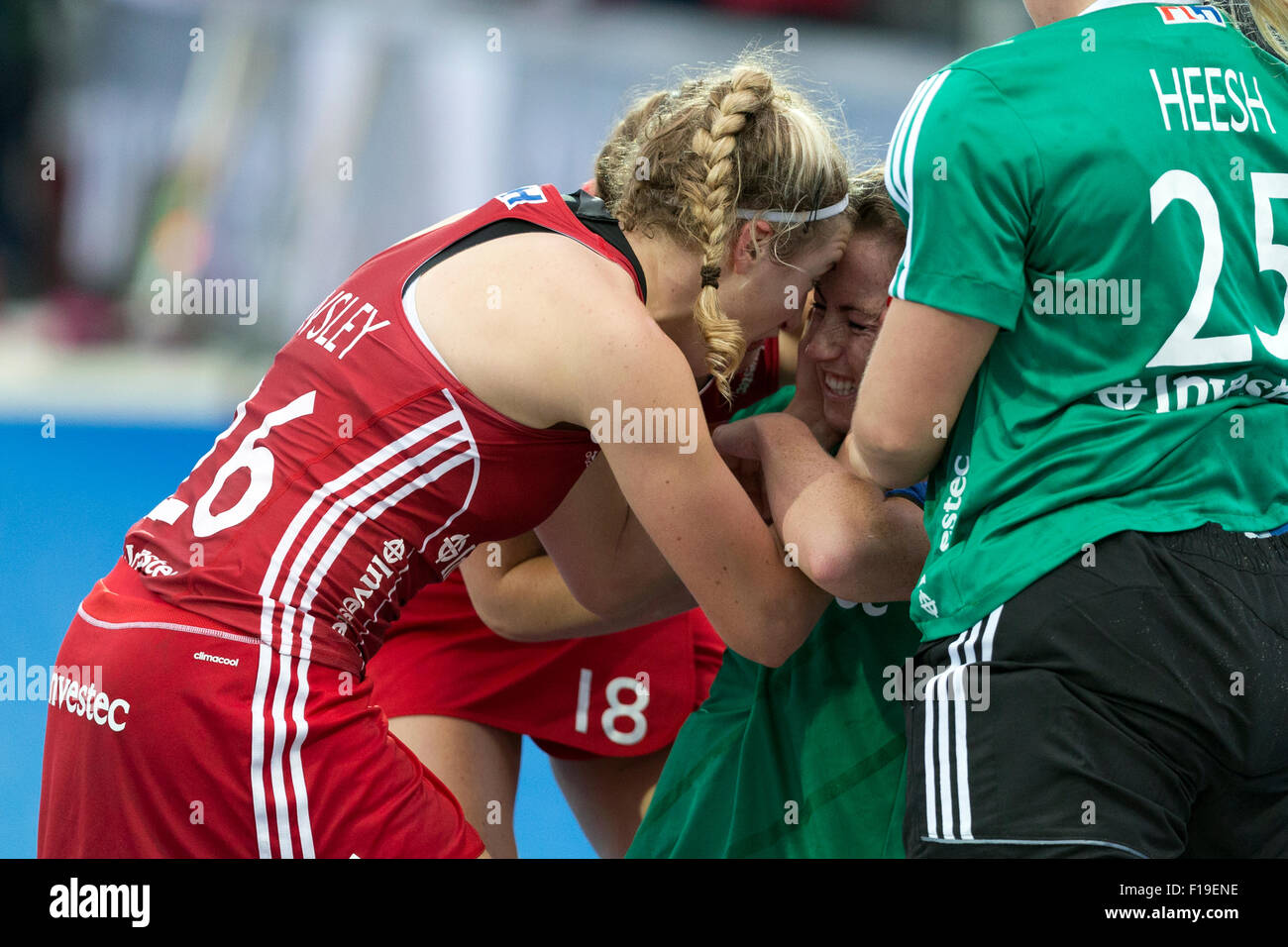 Lee Valley, London, UK. Août 30, 2015. Angleterre célébrer remportant le Unibet EuroHockey Championships la finale des femmes Angleterre/Pays-Bas. Crédit : Simon Balson/Alamy Live News Banque D'Images