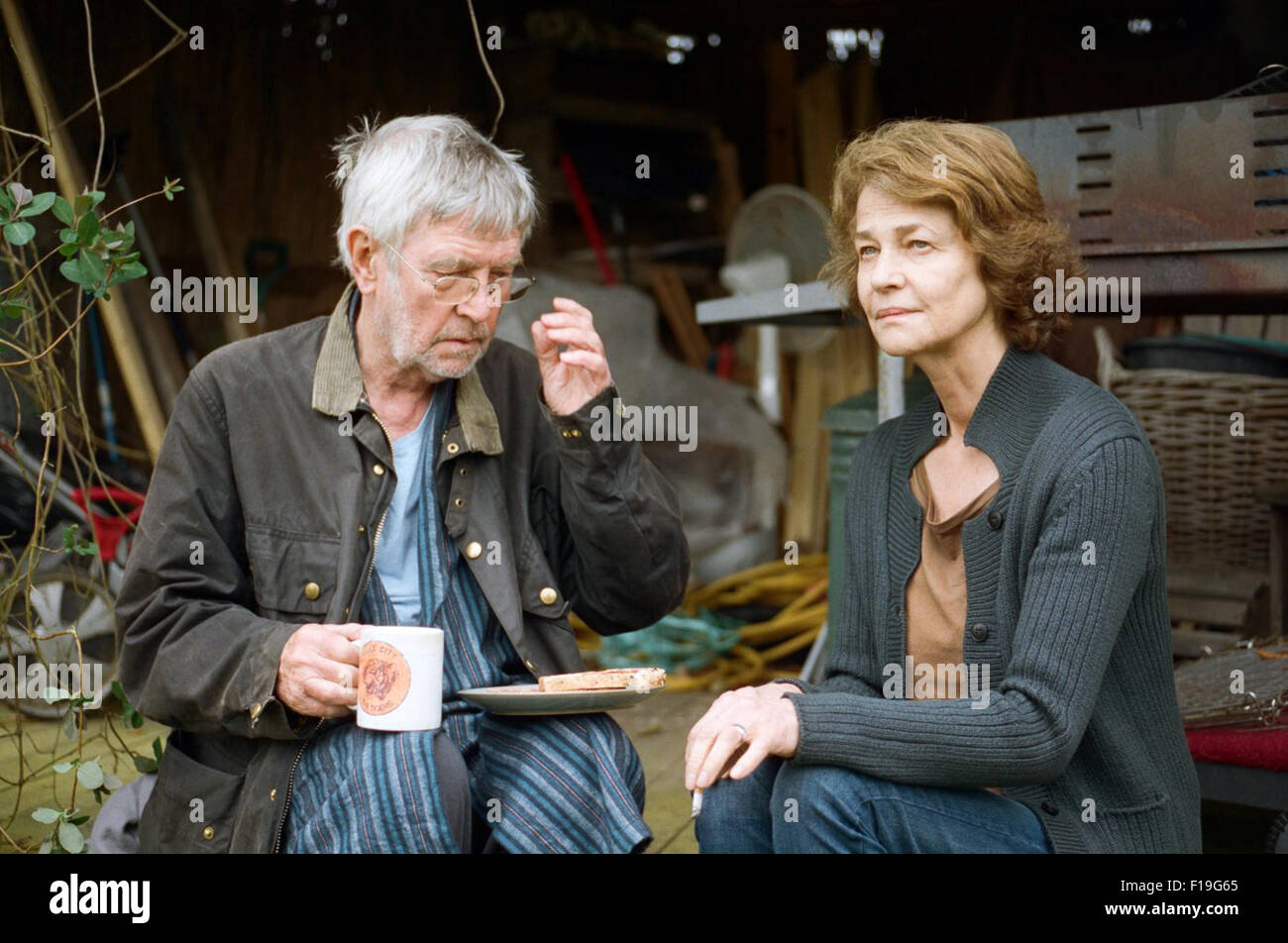 45 ans est un film français de 2015 réalisé par Andrew Haigh. Il est basé sur la courte histoire d'un autre pays par David Constantine. Cette photo est pour un usage éditorial uniquement et est l'auteur de la société film et/ou le photographe attribué par le film ou la société de production et ne peut être reproduite que par des publications dans le cadre de la promotion du film ci-dessus. Un crédit obligatoire pour l'entreprise de film est nécessaire. Le photographe devrait également être portés lorsqu'il est connu. Banque D'Images